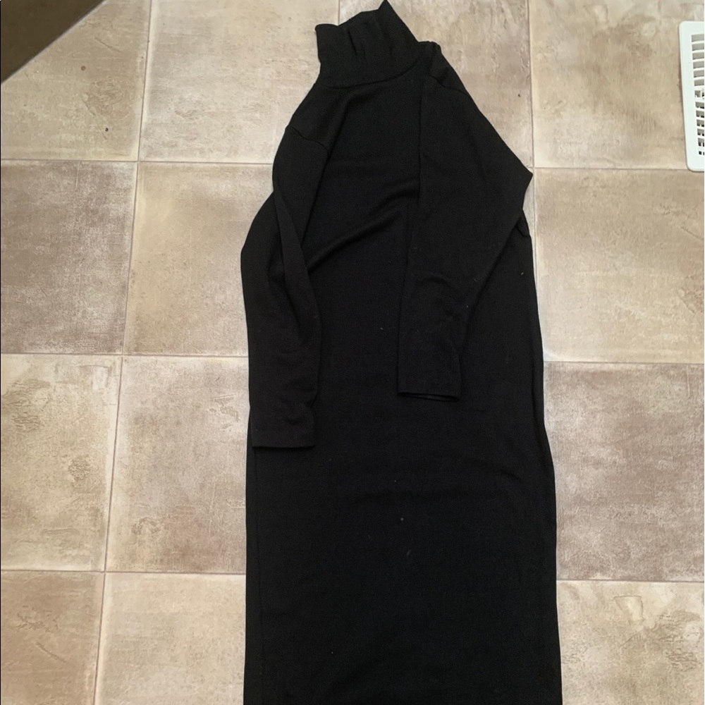 Timeless turtle neck sweater dress - Picture 2 of 3